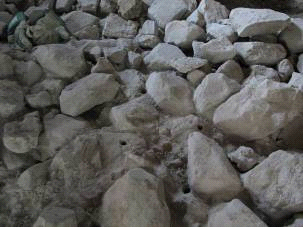 10. sz. fotó: A középkori falazat vegyszeres mélyvédelme (Babos R.)